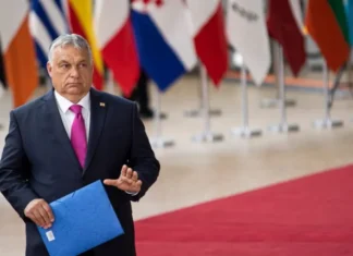 Орбан не боится российских дронов, но обещает сбивать их над Венгрией