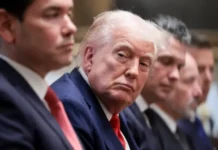 Чиновники Трампа массово перебираются жить на военные базы, — The Atlantic