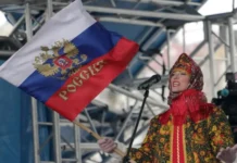 ИИ нарисовал, как в российской деревне встречают «героев» «СВО». ВИДЕО