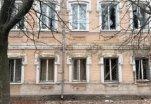 Повреждены дома, библиотека и учебное заведение: армия РФ атаковала Днепропетровскую область