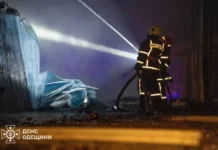 Россияне обстреляли Одесскую область: горели судно, склады и жилые дома