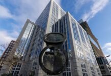 Россия пытается сорвать репарационный кредит: подала иск против Euroclear