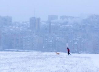 Світло – за графіками, тепло – не у всіх: у Криму не справляються із зимою