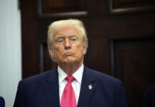 Трамп подал в суд на налоговую службу: требует $10 млрд компенсации за утечку данных деклараций