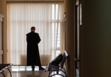 Сусідські війни: у Криму конфліктують через Путіна та «немісцевих»