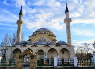 У Євпаторії після візиту поліції тимчасово закрили мечеть Джума-Джамі