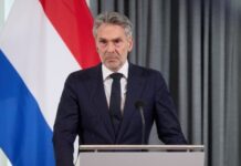 Страны-партнеры должны усилить давление на РФ и обсудят гарантии безопасности для Украины в Давосе – премьер Нидерландов