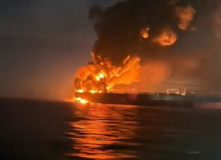 «Тіньовий флот», анексований Крим і Чорне море у воєнній економіці Росії. Як атаки на російські нафтотанкери б’ють по бюджету РФ?