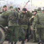 «Поки чоловіки воюють, нас тут ігнорують». У Криму дружини військових РФ скаржаться на «байдужість влади»