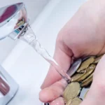 Конец заморозки тарифов: за воду придется платить больше по решению Рады