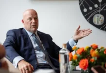 Почему документы о гарантиях безопасности для Украины еще не подписаны: ответ представителя Трампа