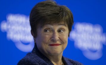 Глава МВФ не видит угрозы доллару из-за курсовых колебаний