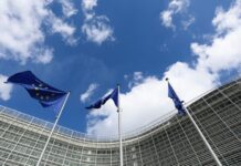 Венгрия блокирует 90 млрд евро для Украины: появилась первая реакция ЕС