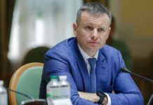 Bloomberg: Минфин переписывает законопроект об НДС для ФОП после критики Зеленского