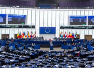 ЕС готов заморозить одобрение торгового соглашения с США из-за новых пошлин Трампа