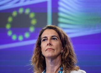 Венгрию обвинили в нарушении одного из принципов ЕС из-за блокирования кредита Украине