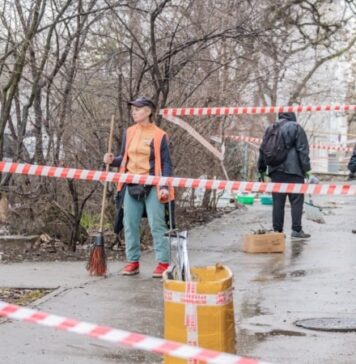 «Живуть на військовій базі й не усвідомлюють ризиків». У Севастополі після атаки БпЛА постраждали будинки: деталі