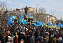 Перші дні окупації Криму. Мітинги в Криму: «народні дружини» та бійки за прапор. 23 лютого 2014 року