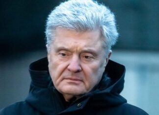 Порошенко в годовщину вторжения: Этот день стал днем памяти, которая обязывает