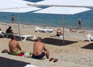 Чи чекати в Криму напливу туристів? Росіян кличуть відпочивати на «стабільний, рідний і безпечний» півострів