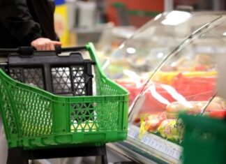 «Семья» з обмеженими можливостями: чи стануть продукти в Криму доступними, а не «золотими»?