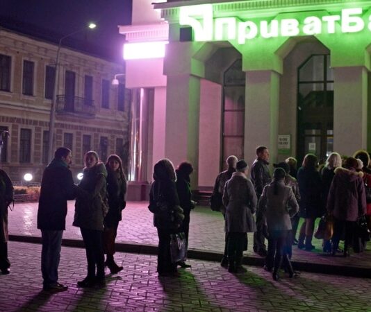 Хроніка окупації: Крим залишився без грошей, 13 березня 2014 року