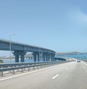 У Криму зранку 27 березня двічі перекривали Керченський міст