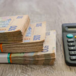 Официальный курс доллара впервые превысил 44 грн