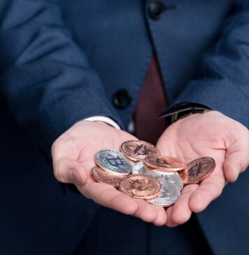 «Не можем прятать голову в песок». Гетманцев анонсировал на апрель закон о криптовалюте