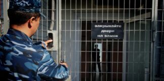 Засуджений в Україні кримський авіадиспетчер тепер перебуває за ґратами у Росії