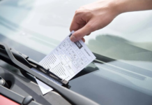 Штрафы за парковку в смартфоне: водители получат информацию в «Дие»