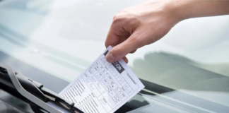 Штрафы за парковку в смартфоне: водители получат информацию в «Дие»