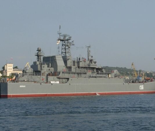 У СБУ повідомили про атаку на три військові кораблі РФ та РЛС у Криму, а також підтвердили удар по нафтобазі в Севастополі