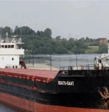 В Азовському морі на північ від Керчі затонуло судно із зерном, ЗМІ РФ повідомляють про атаку дронів на судно