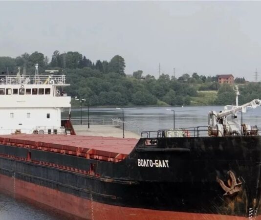 В Азовському морі на північ від Керчі затонуло судно із зерном, ЗМІ РФ повідомляють про атаку дронів на судно