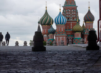 Дефицит бюджета России за три месяца превысил годовой план