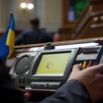 В законопроект о налогообложении посылок внесли отмену пожизненного PEP