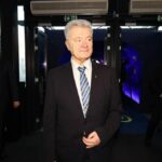 Порошенко показал декларацию за 2025 год: сменил прописку, подарил жене миллиард