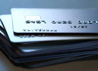 НБУ: В 2025 году мошеннических операций с картами стало меньше, но сумма убытков выросла