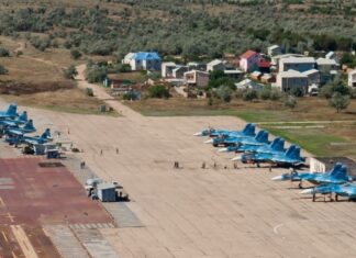У Севастополі та Сакському районі Криму вранці лунали потужні вибухи, працювала російська ППО