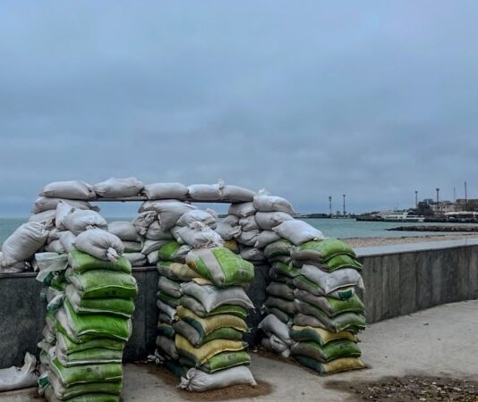 Сезон «суворого режиму»: в Криму посилюють контроль на суходолі та воді