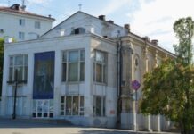 Російський суд вимагає, «земельне питання» заважає: чому католики Севастополя не можуть розпочати реставрацію костелу
