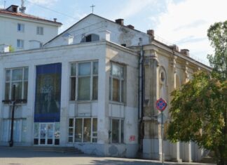 Російський суд вимагає, «земельне питання» заважає: чому католики Севастополя не можуть розпочати реставрацію костелу