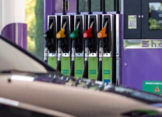У Севастополі обмежили продаж бензину: ціни стрімко зросли