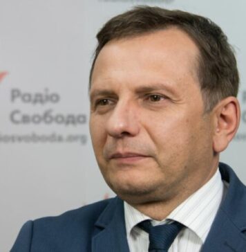 Зарплаты военным можно поднять без новых налогов — Устенко назвал способ