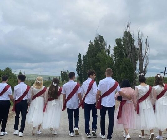 Випускні «суворого режиму»: що заборонено для «Останніх дзвоників» у Криму?