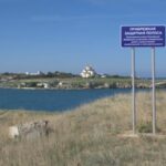 Забудова дикого пляжу та некрополя: хто відбирає море та стародавності у севастопольців?