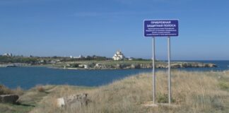 Забудова дикого пляжу та некрополя: хто відбирає море та стародавності у севастопольців?