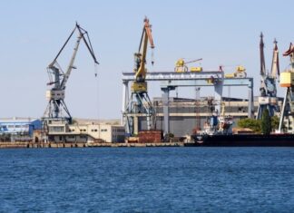 В СБУ заявили про атаку в Керчі на пором «Петропавловск», що будується, а також судна «Волга» і «Вятка»