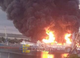У Керчі атакували паливний термінал у порту: він горить